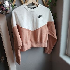 Cropped like new Nike crewneck